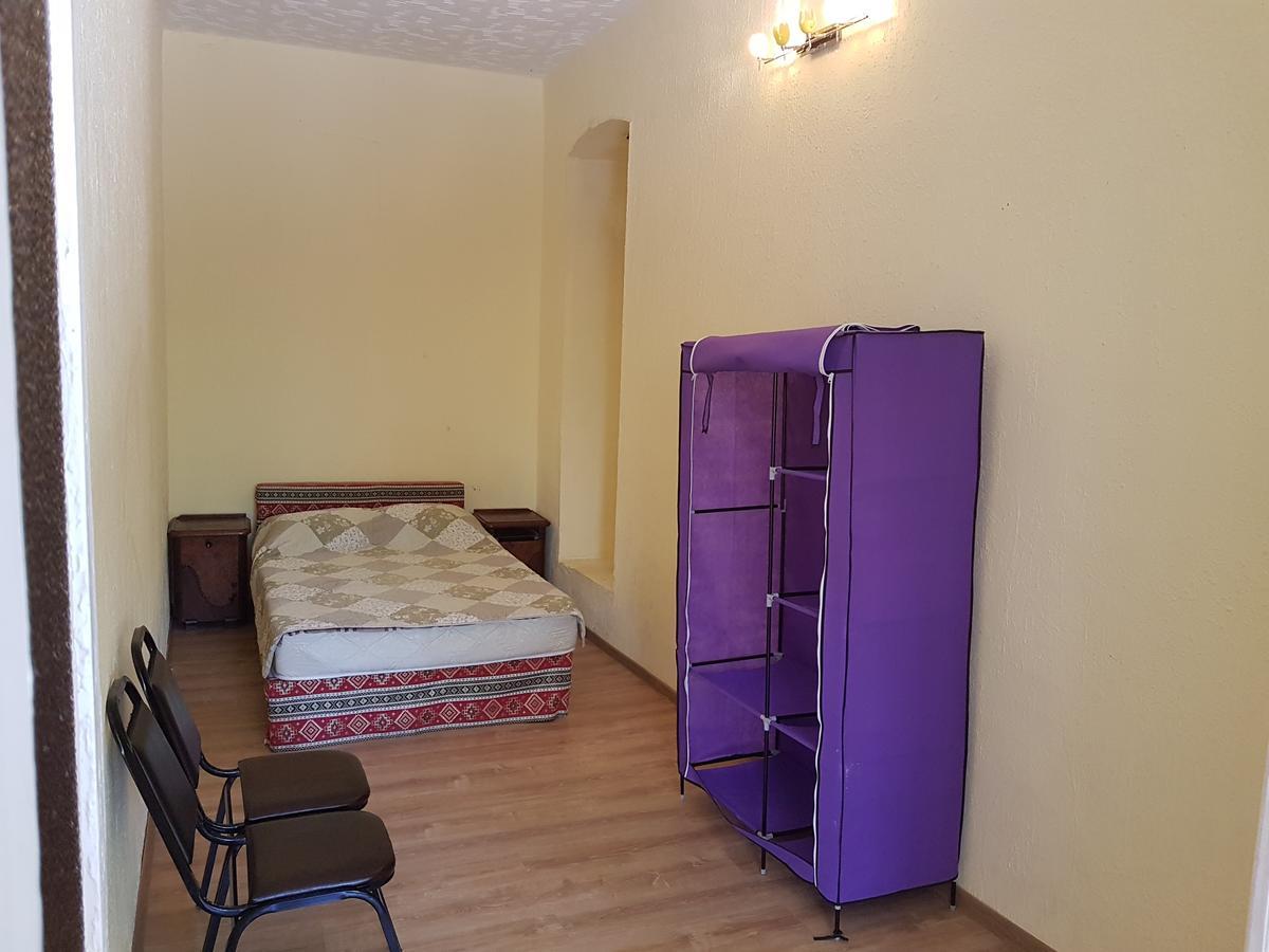 Tbilisi Yard Hostel エクステリア 写真
