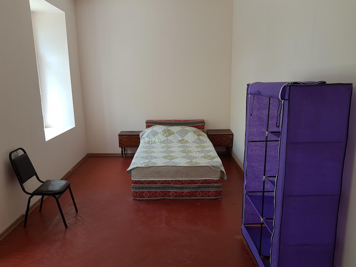 Tbilisi Yard Hostel エクステリア 写真