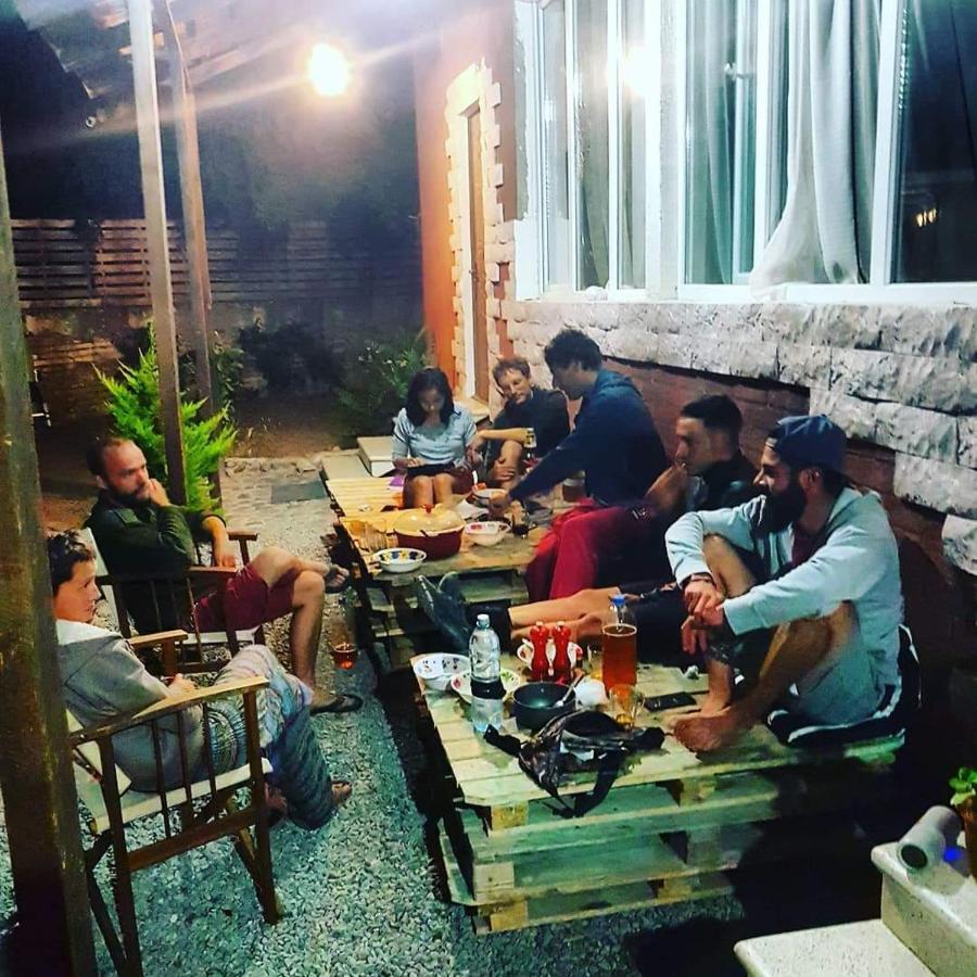 Tbilisi Yard Hostel エクステリア 写真